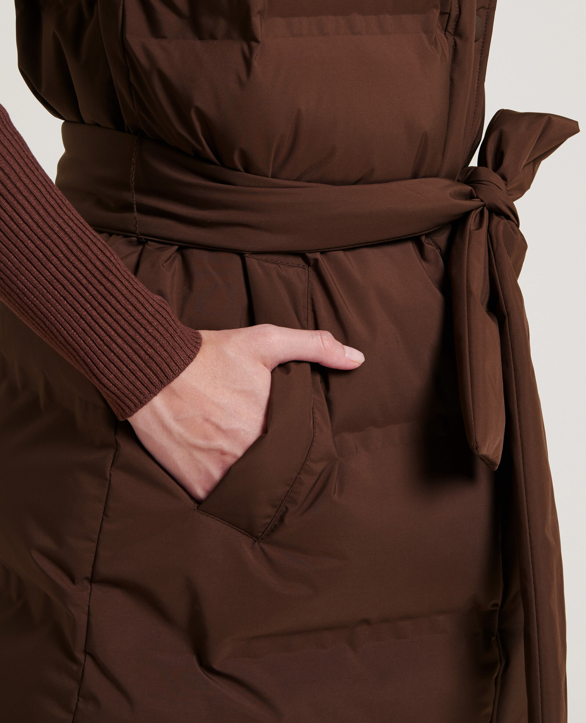 Doudoune mi-longue sans manches - Marron