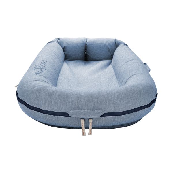 DockATot Deluxe  Babynestje Indigo Chambray