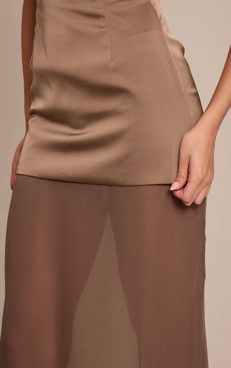 Taupe Robe Maxi Moulante En Satin Avec Ourlet En Mousseline