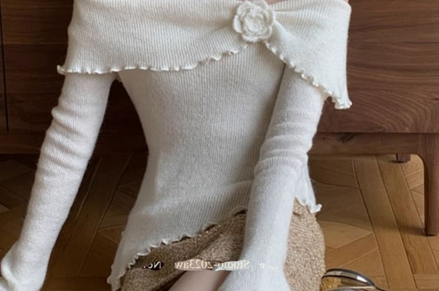 Moregirl - Off-the-Shoulder effen gebreide top met bloemenruffle-afwerking