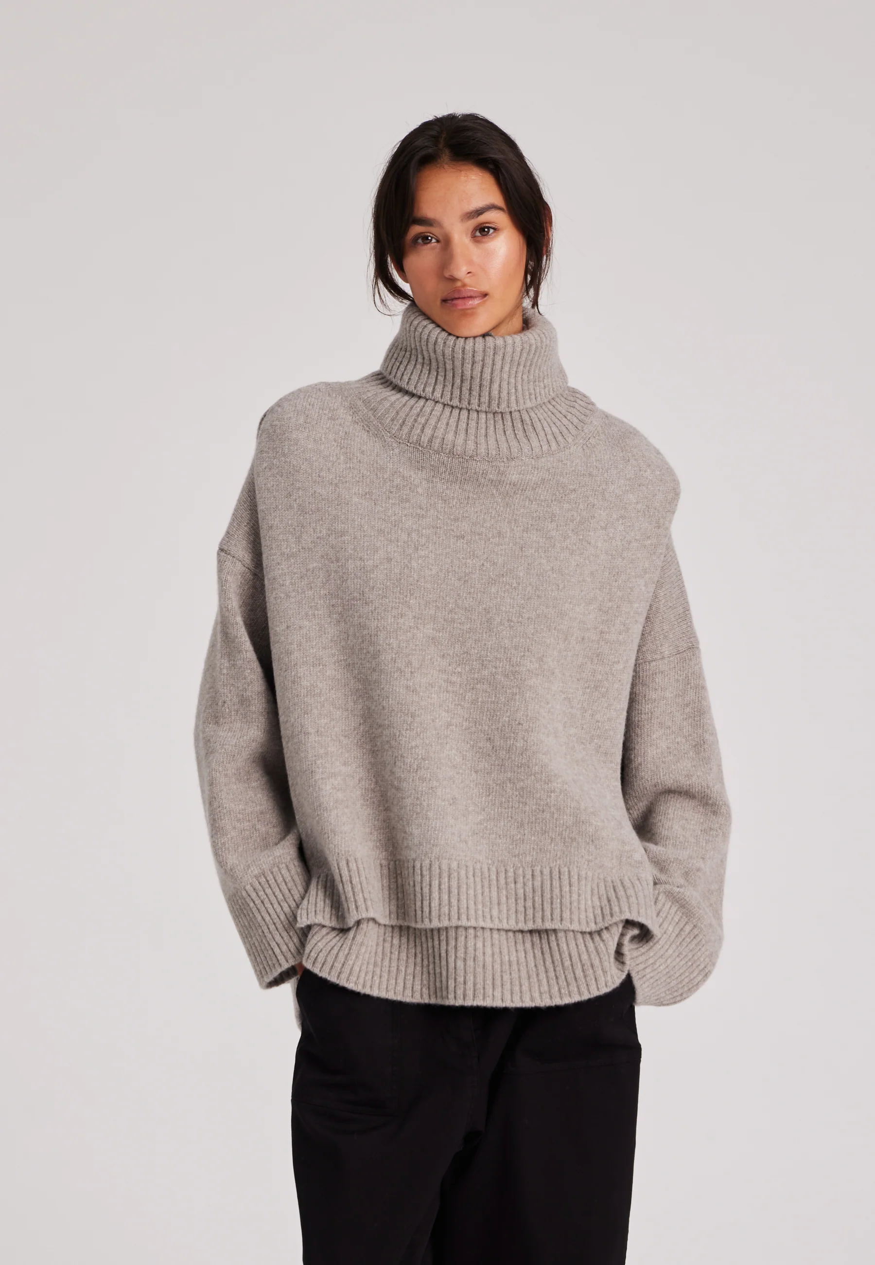 Gai+Lisva  Michelle halsedisse - Stone Grey