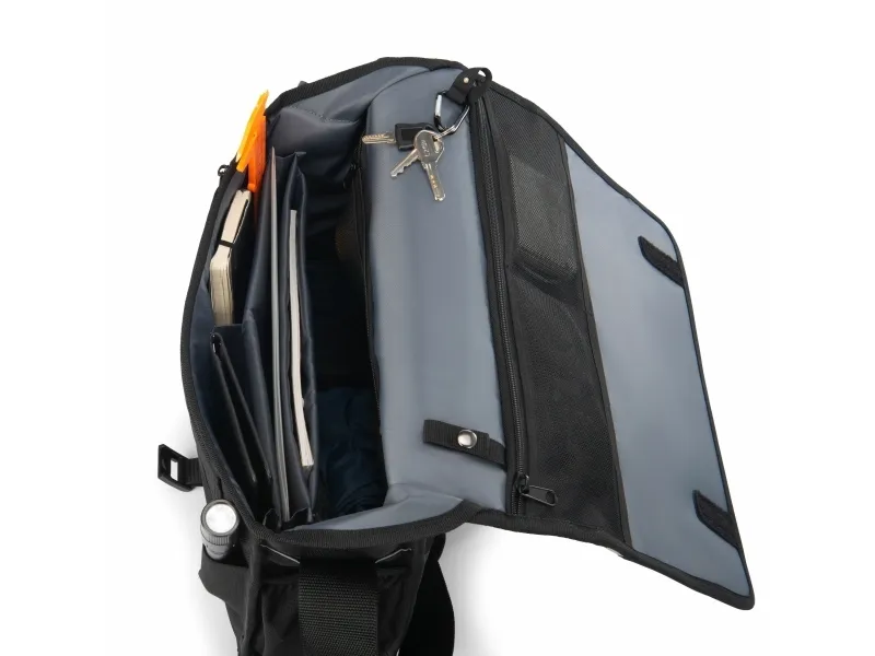 DICOTA skuldertaske REFLECTIVE sort