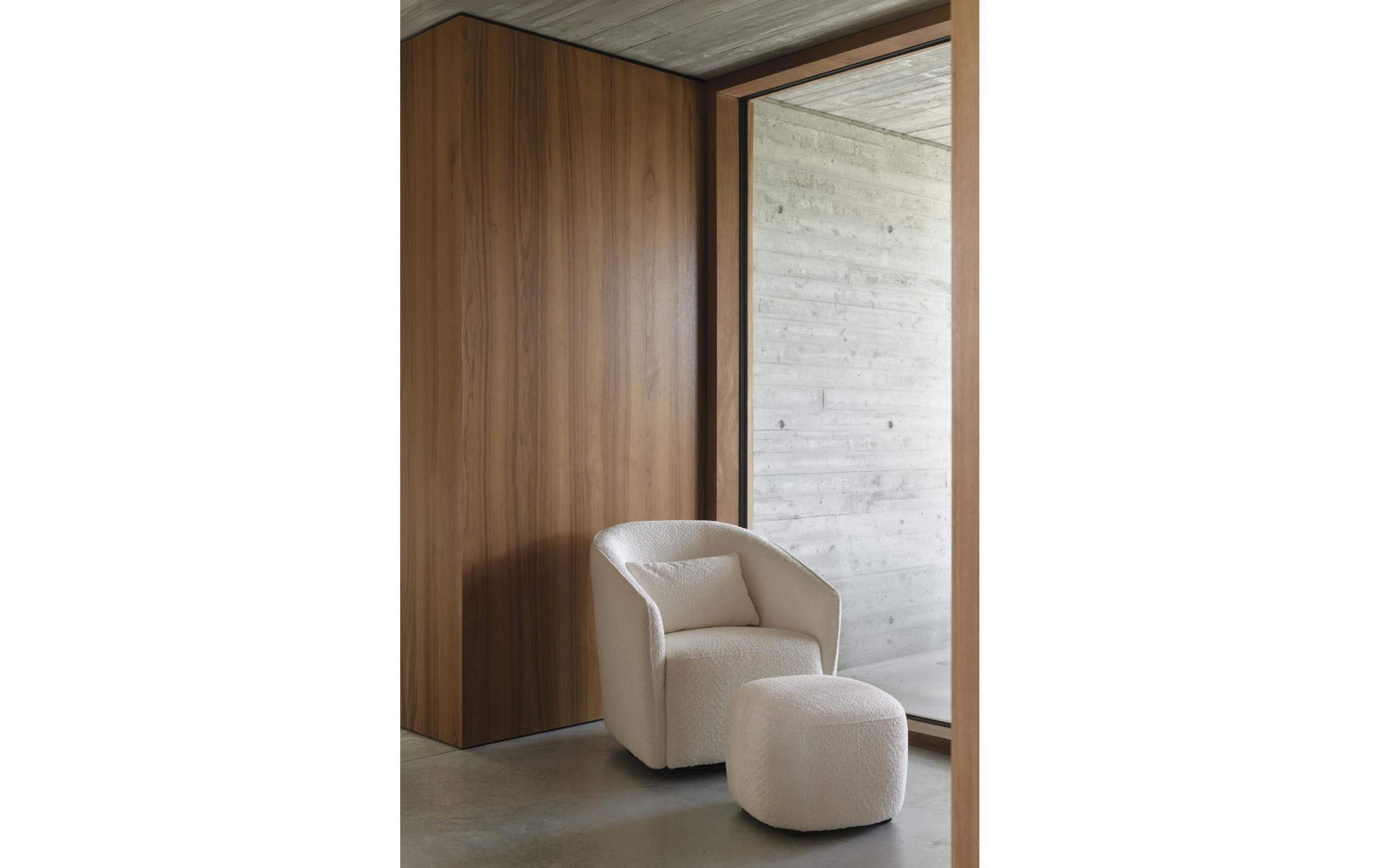 Dreh- und Gleitsessel Gomi Cream<br>Gemütlicher Sessel