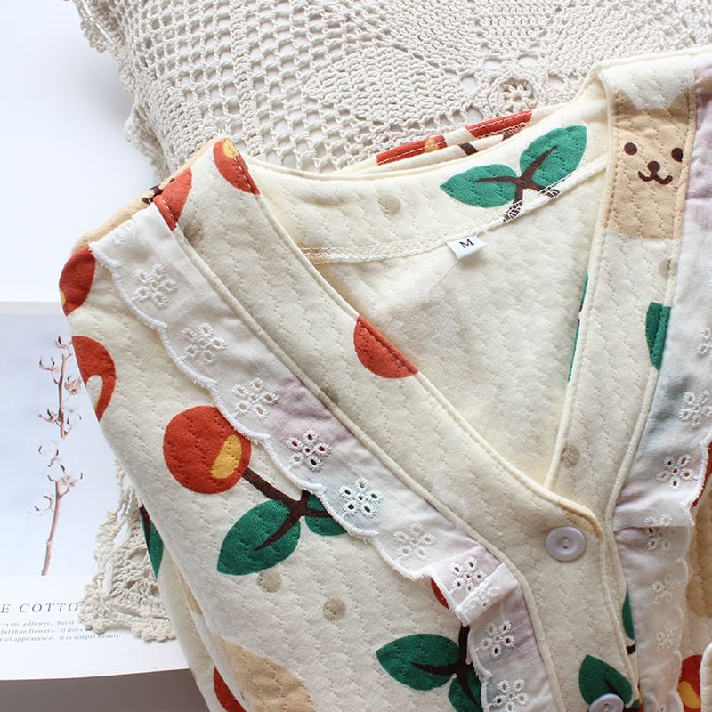 Dogini - Pyjamaset: Top met lange mouwen, V-hals, kersenprint, ruches en knopen + rechte broek met elastische taille