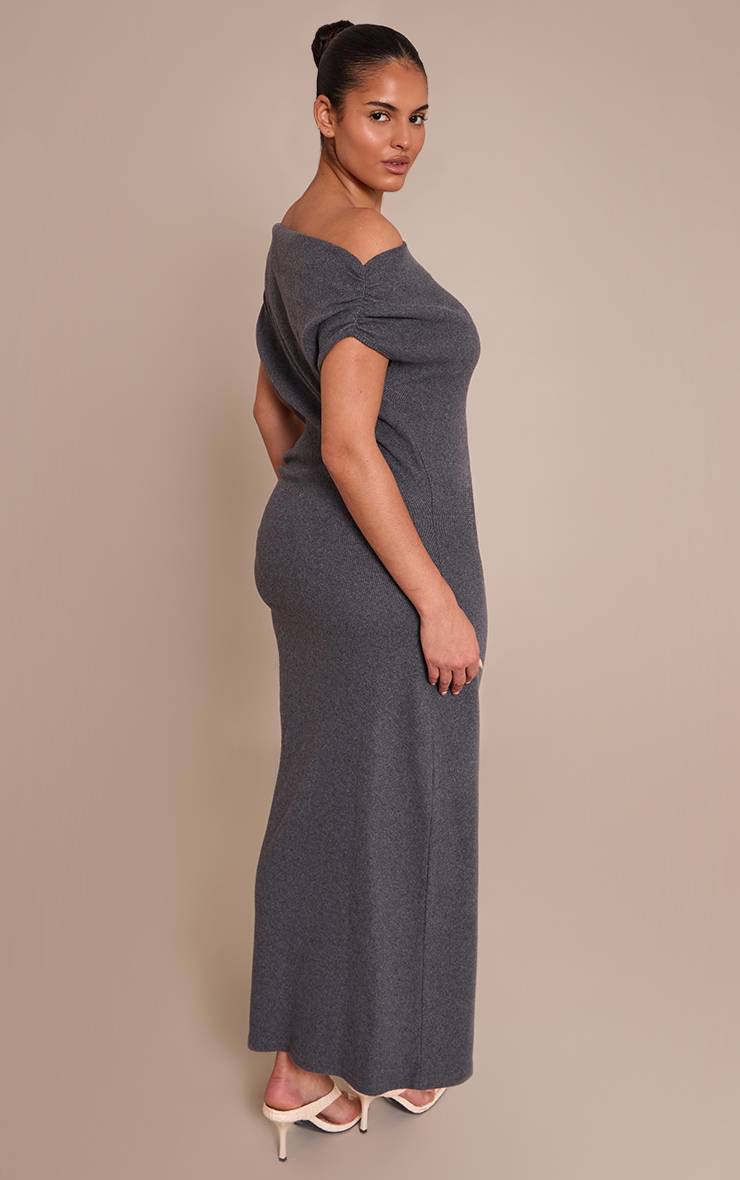 Charbon Robe Maxi Grande Taille En Maille Brossée Côtelée Avec Détail Froncé Asymétrique
