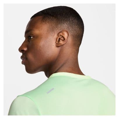 Maillot manches courtes Nike Rise 365 Vert Homme