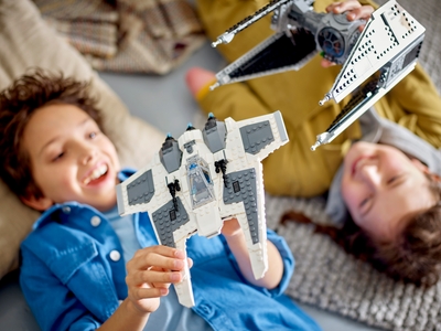 LEGO Mandalorian Fang Fighter vs. TIE Interceptor™ (75348)