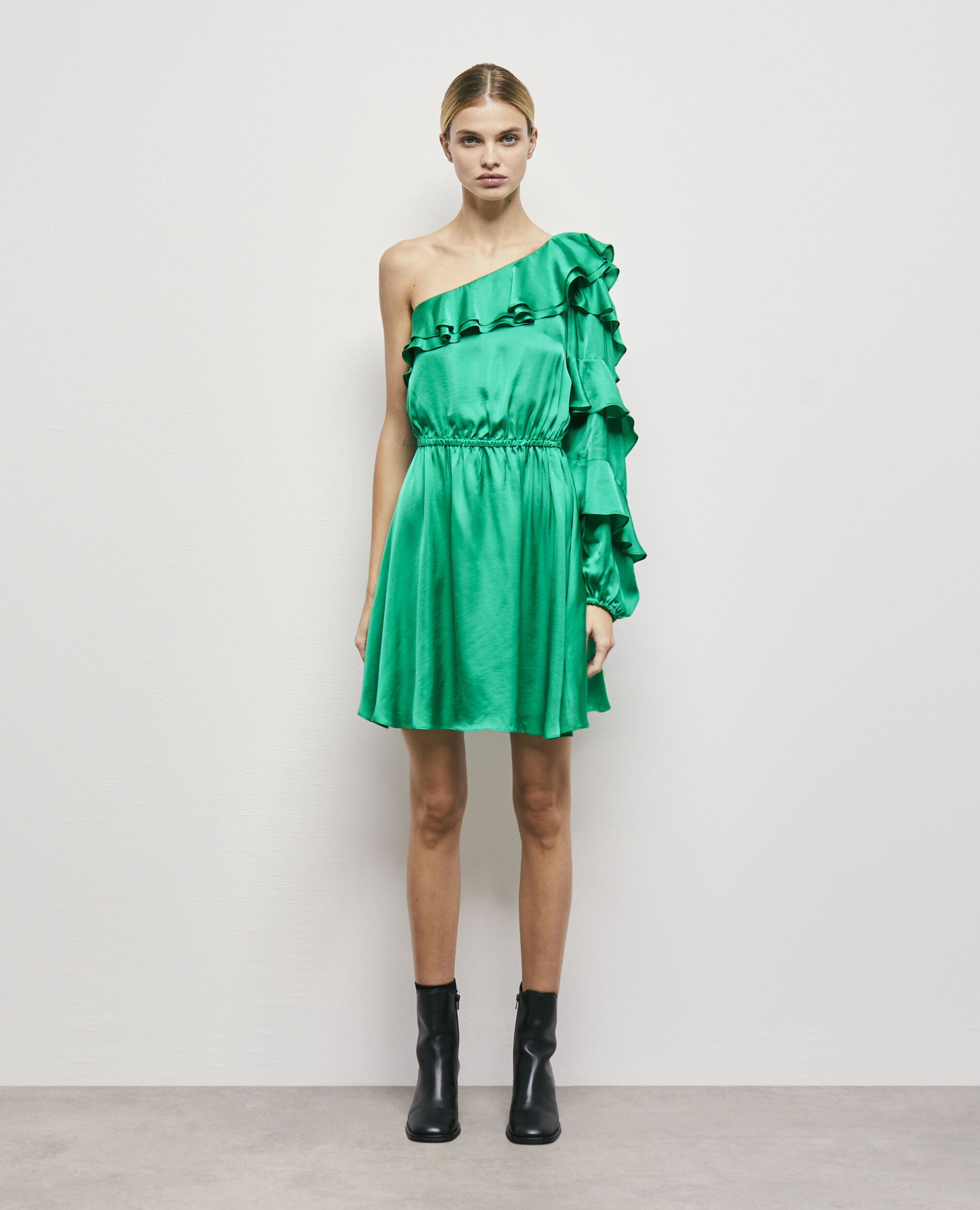 Robe courte asymétrique verte