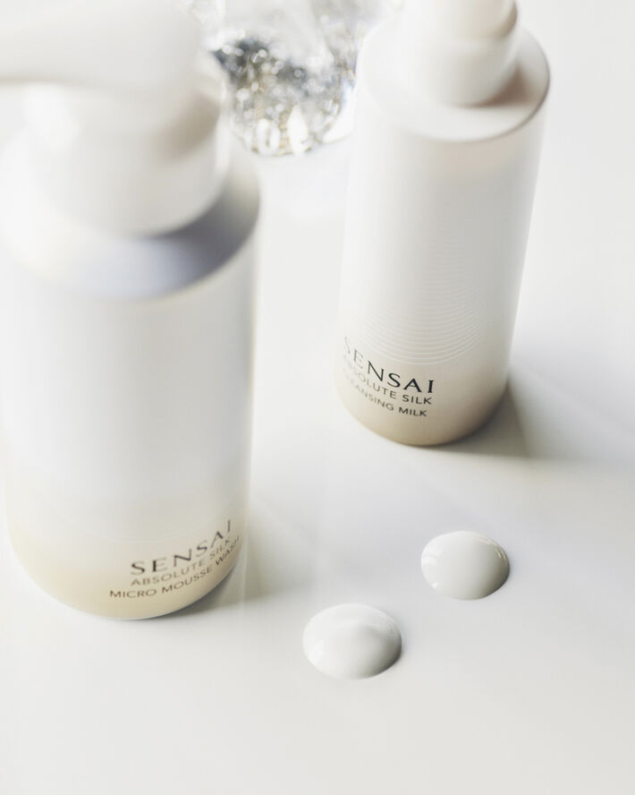 Sensai Absolute Silk Cleansing Milk