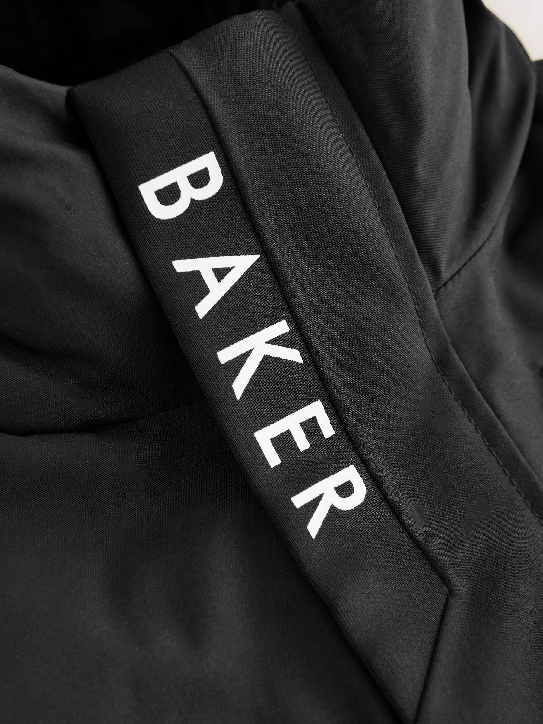 Baker by Ted Baker - Regenbestendige gewatteerde zwarte bomberjas