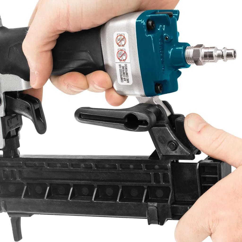 Makita AT638A 8 bar Nietmachine (Narrow Crown) in koffer