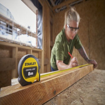 Stanley rolbandmaat Control-Lock 8 meter