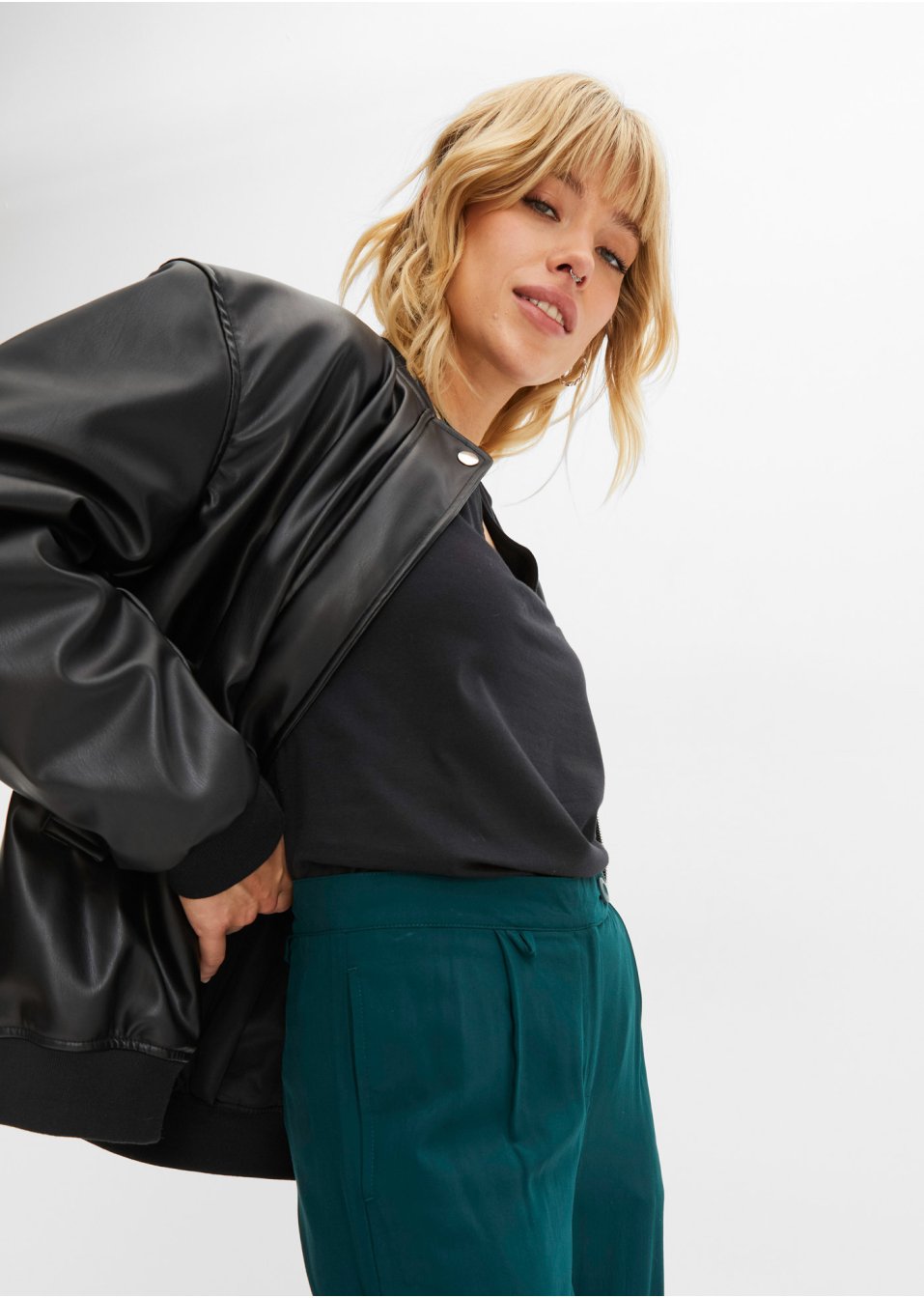 Pantalon large en viscose avec détail chaîne
