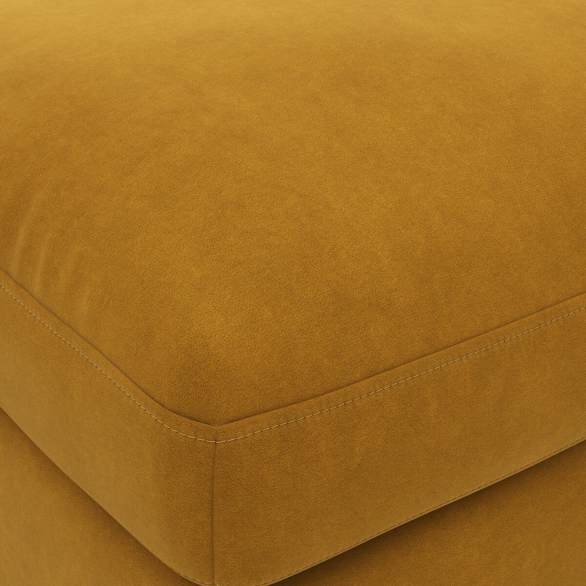 LA REDOUTE INTERIEURS<br>Puffe em veludo, Lomeo