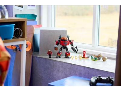 LEGO Knuckles vs. Dr. Eggman Egg Crusher mecha (77005)
