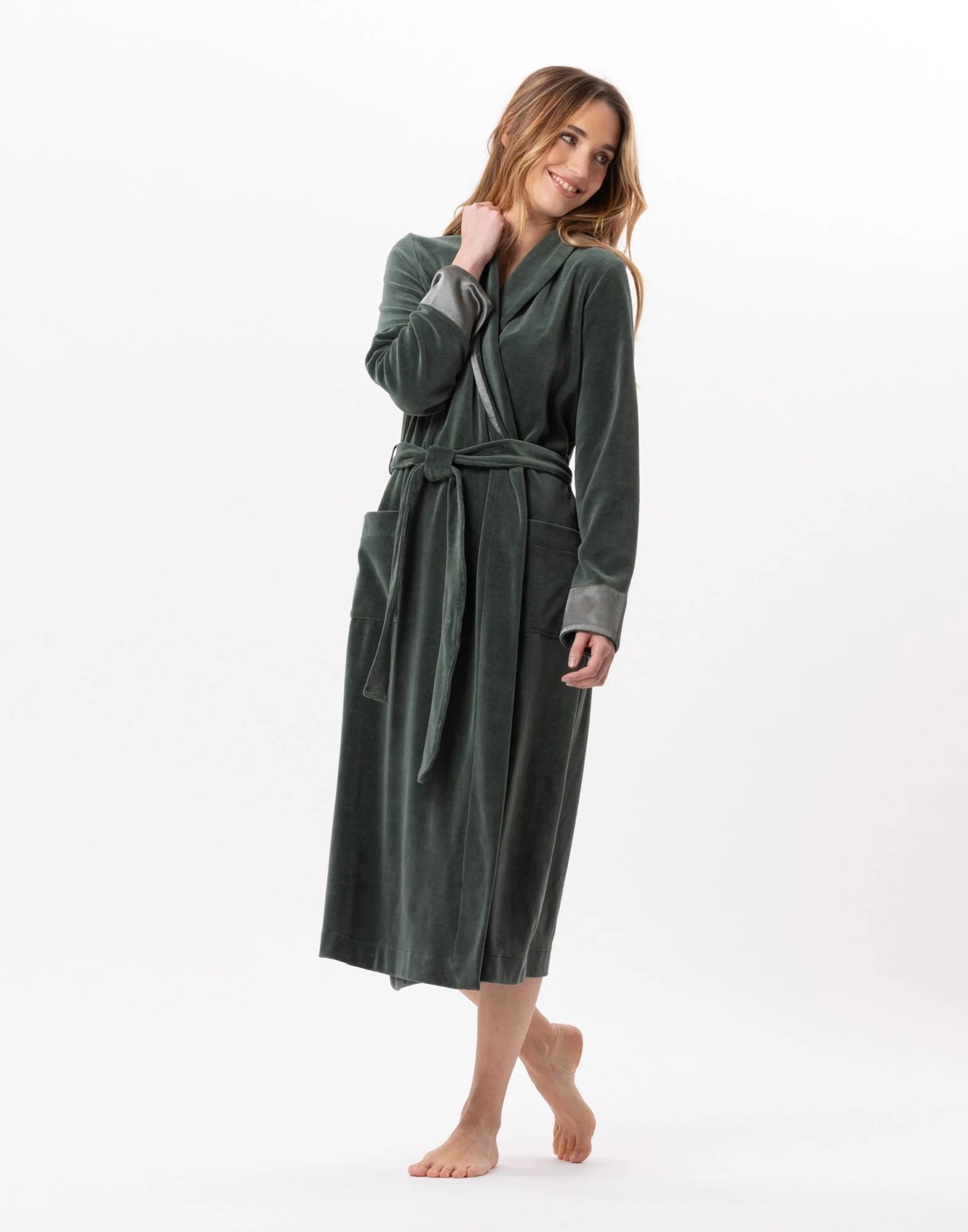 ESSENTIEL 867 - Peignoir en velours | Vert