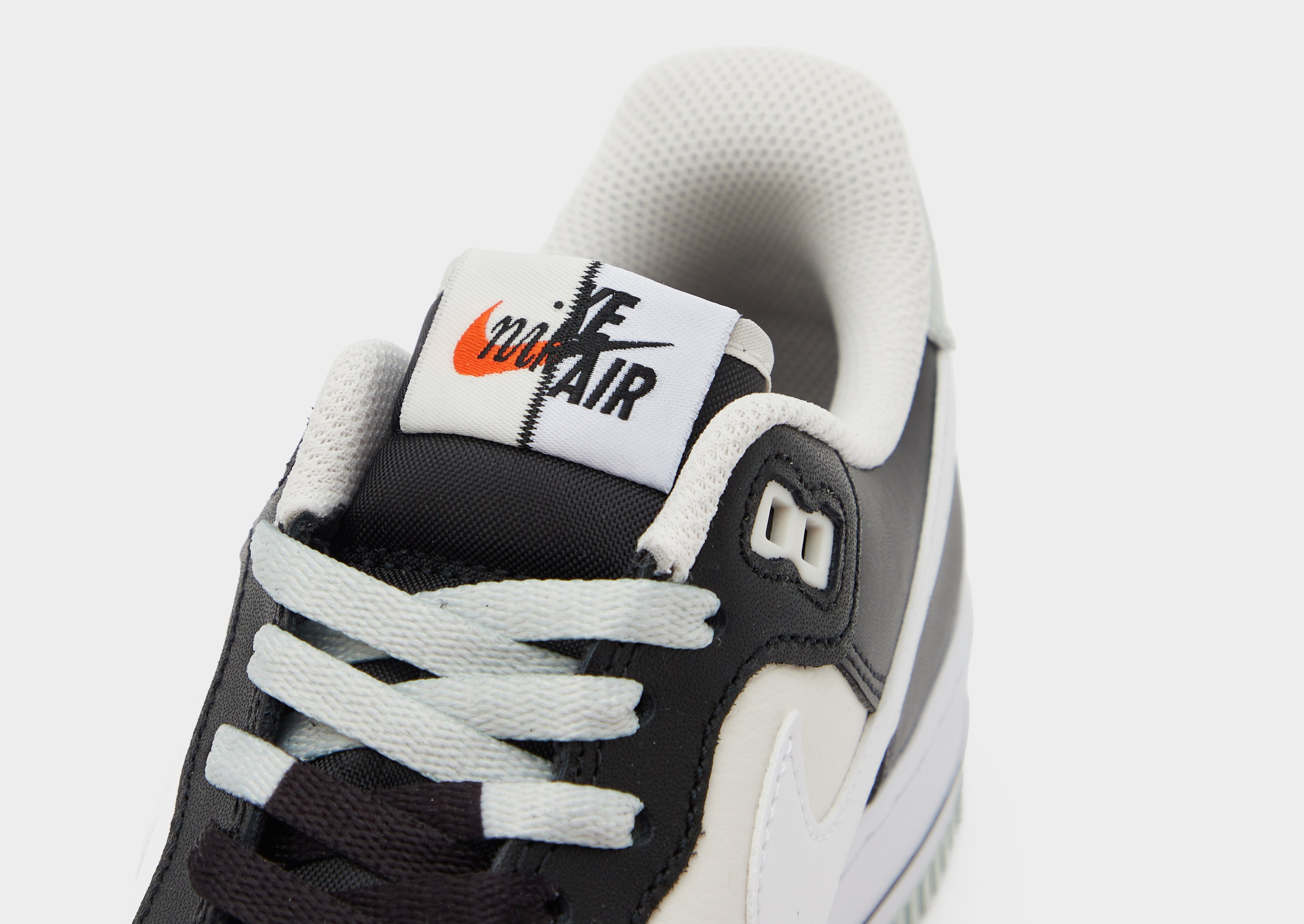 Nike Air Force 1 '07 LV8 Homme