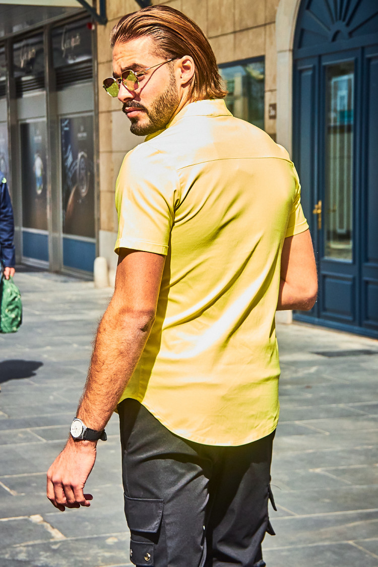 Chemise manches courtes jaune
