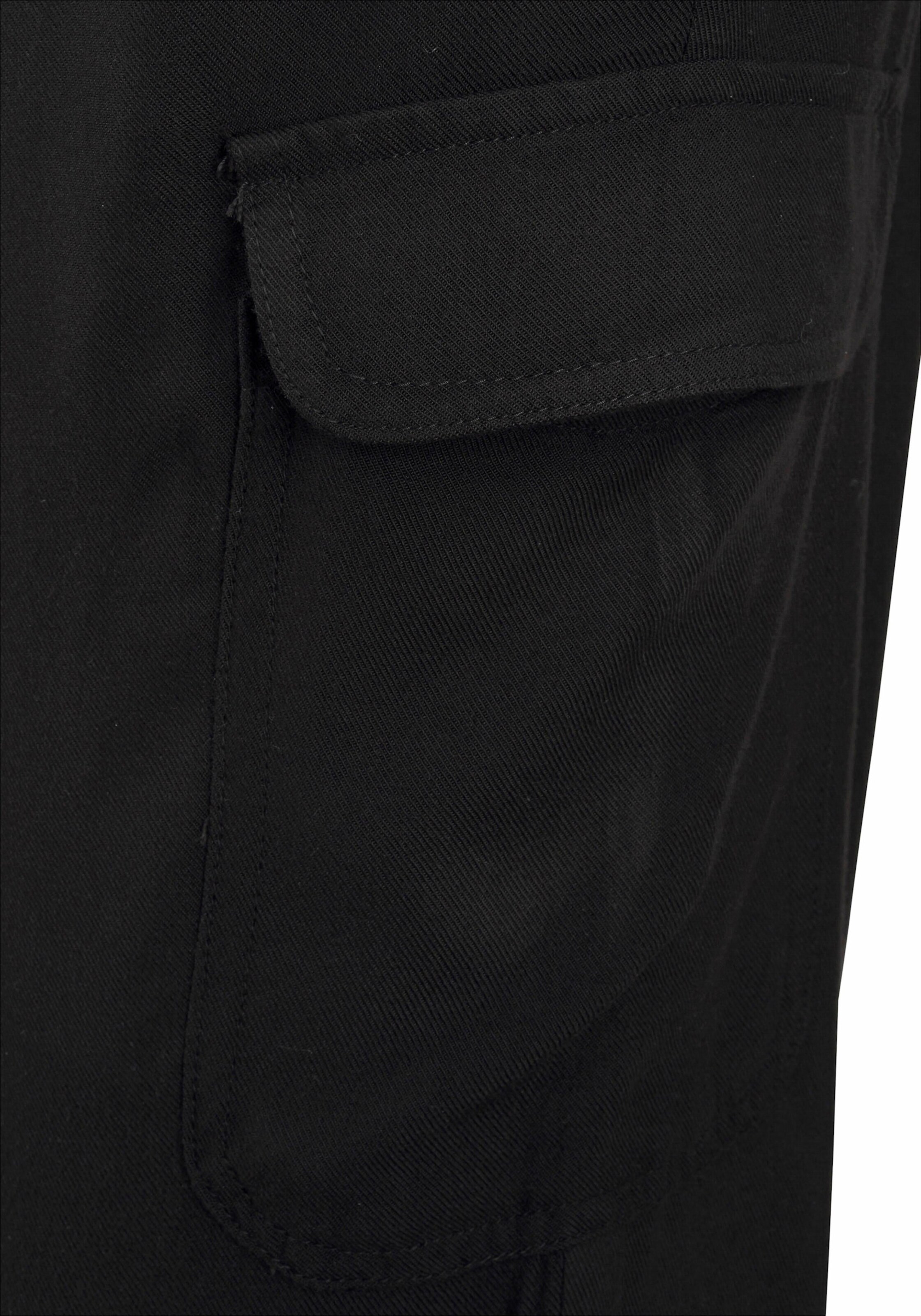 LASCANA Schlupfhose in schwarz