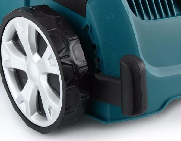 Makita UV3200 - Opluftningsapparat/scarifier-kombo - elektrisk - 1300 W - 3000 opm - 32 cm - 15 kg