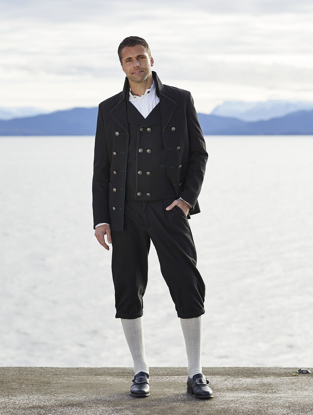 Håkon festdrakt  vest