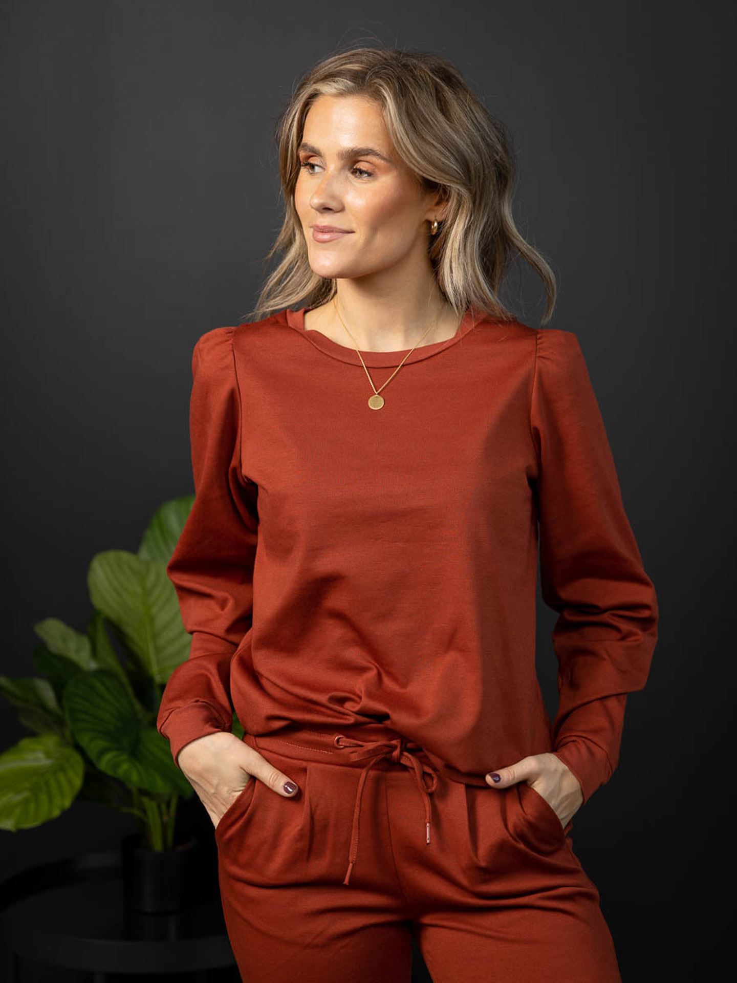 x GI Exclusive Kate Sweater