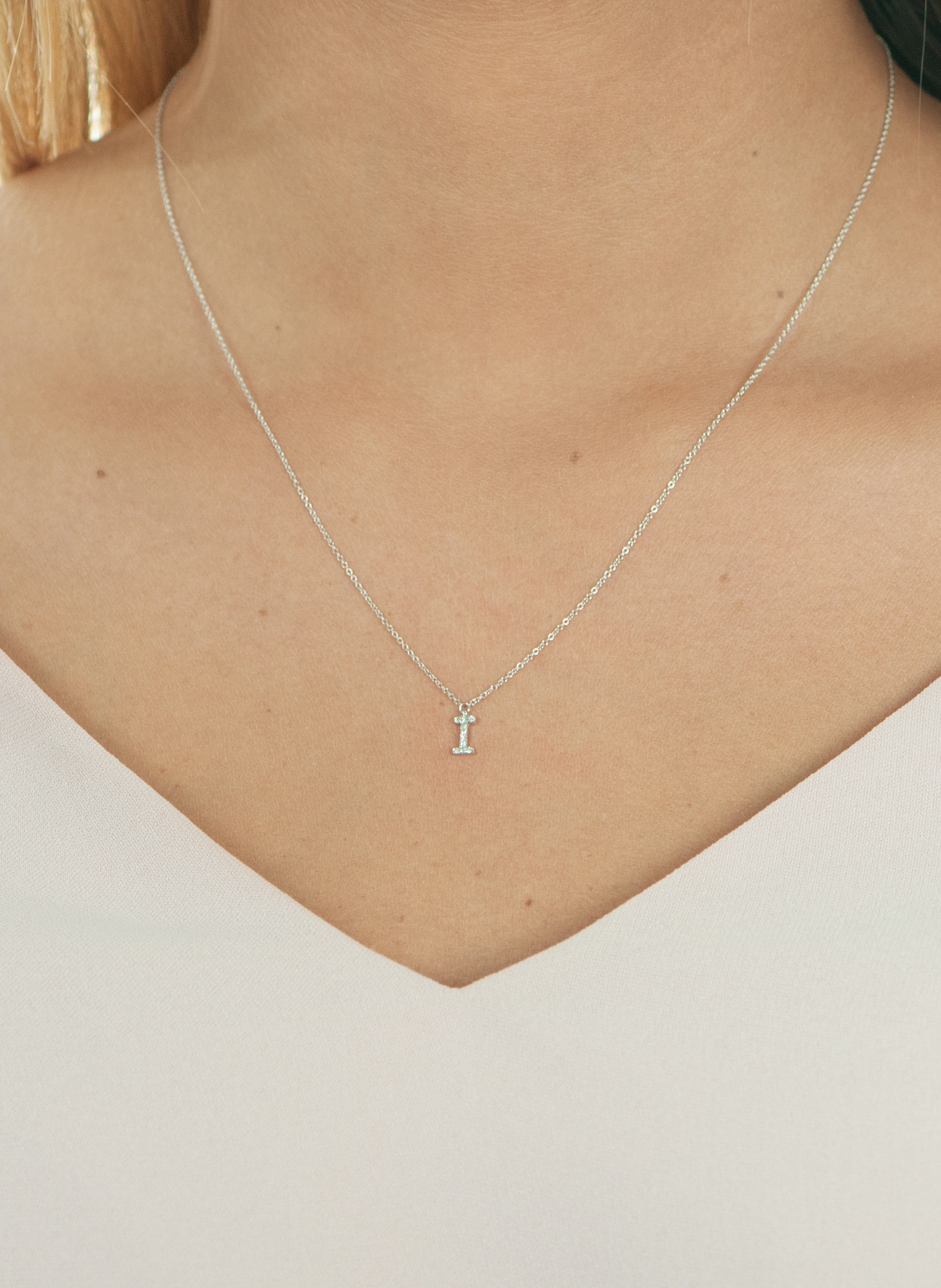Leaf INITIALIEN Halskette „I“ aus 14 Karat Weißgold mit Diamanten