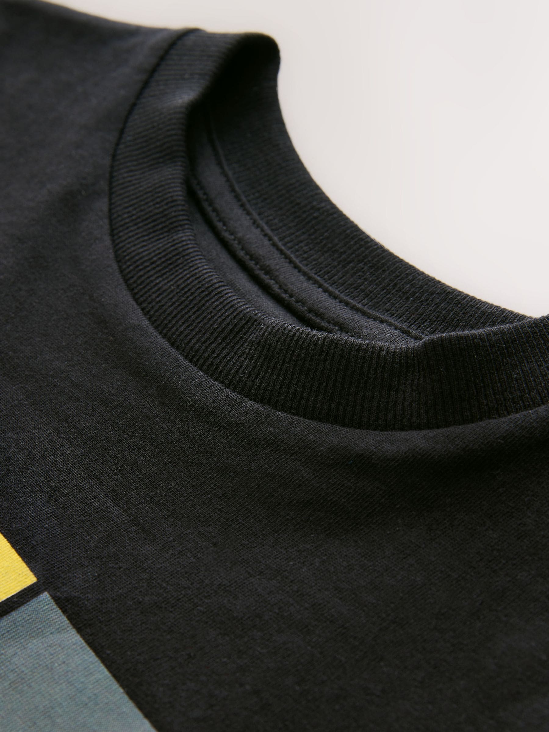 Zwart - Marvel Avengers T-shirt met korte mouwen (3-16 jr)