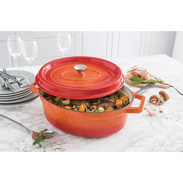 Cocotte en fonte orange ovale 33 cm 6 L Mathon