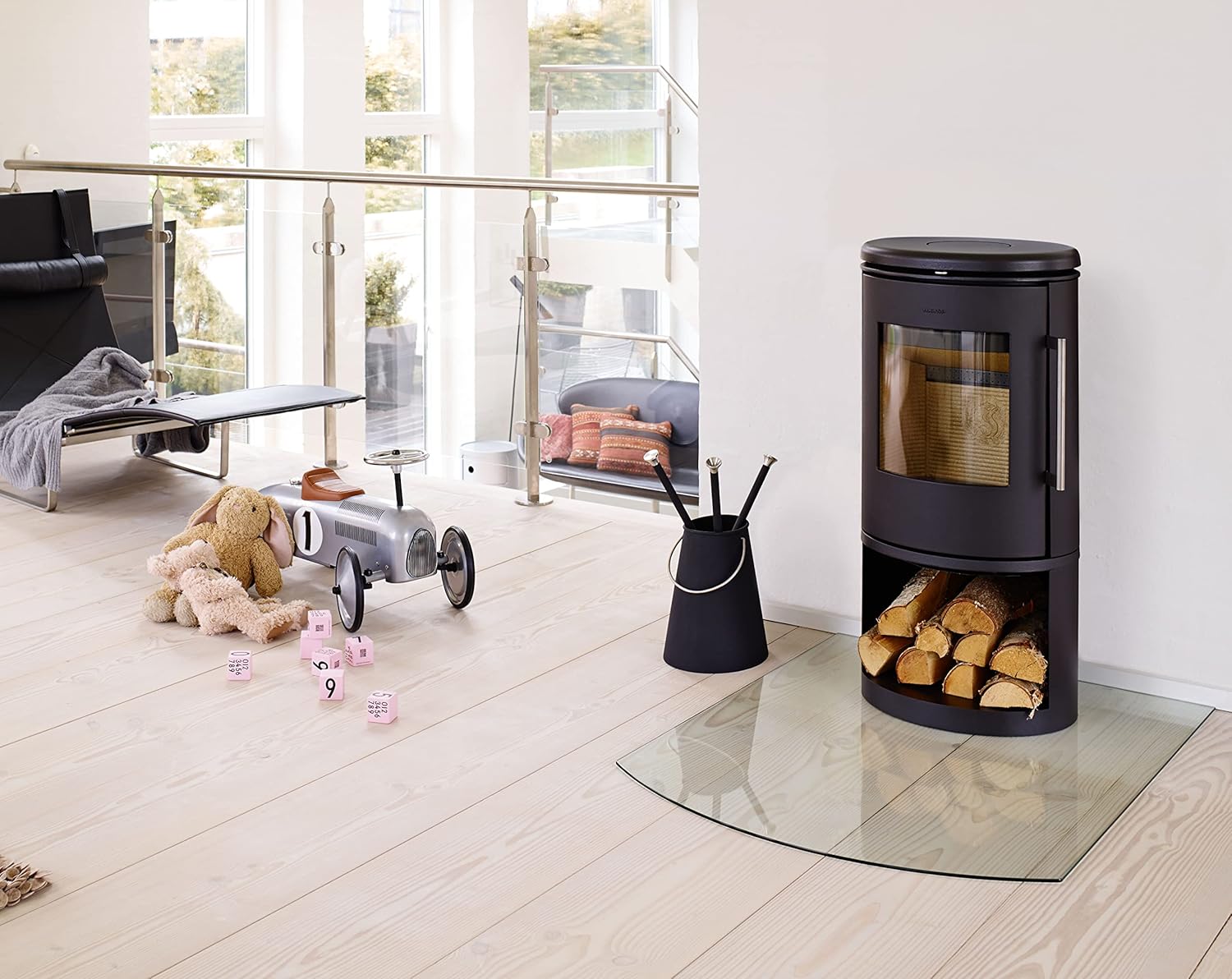 Morsø Ellipse Kaminbesteck – hochwertige Designer-Kamingarnitur, 4-teiliges Kamin Set mit Schaufel, Besen und Feuerhaken/Blasrohr & Eimer, schwarz