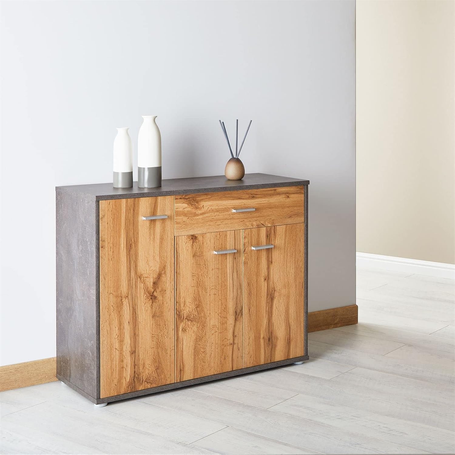 CARO-Möbel Schuhschrank DEUSTO 3 Türen 1 Schublade 7 Einlageböden für Flur und Eingangsbereich - Schuhregal geschlossen - Schuhaufbewahrung Sideboard betonoptik/Eiche