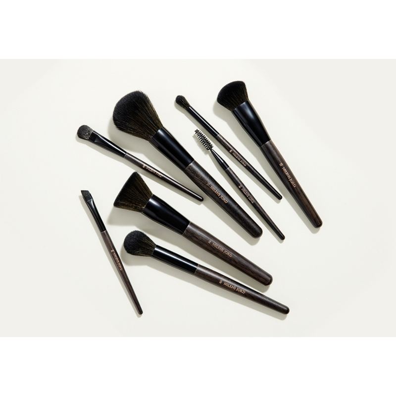 Nilens Jord Pure Collection Angled Brush No. 884