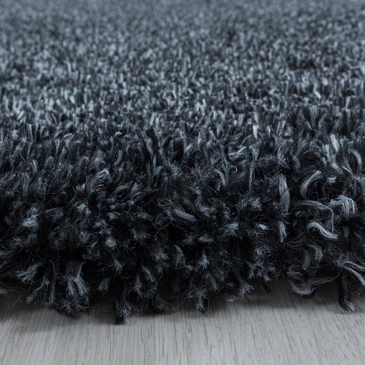 Hoogpolig vloerkleed - Fuzzy Antraciet | Stijlvol