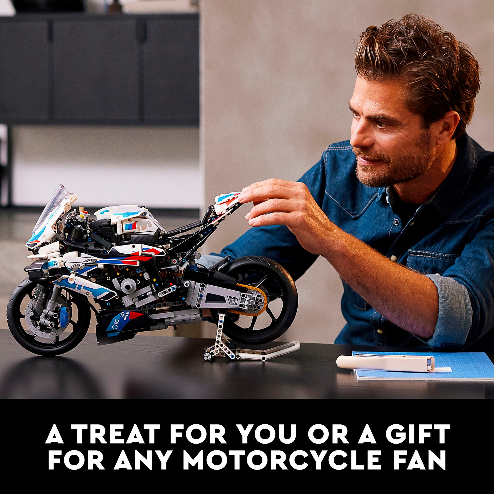 LEGO Konstruktionsspielzeug Technic BMW M 1000 RR