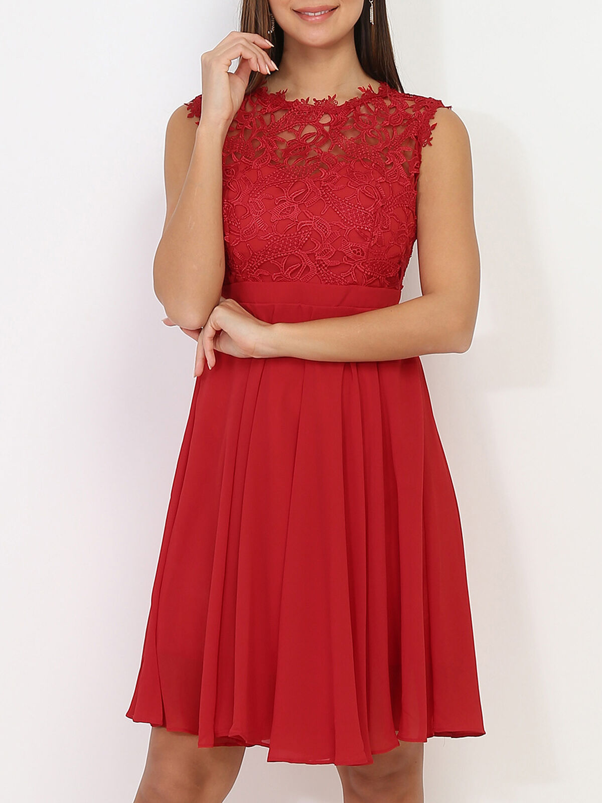 Robe avec dentelle- Rouge