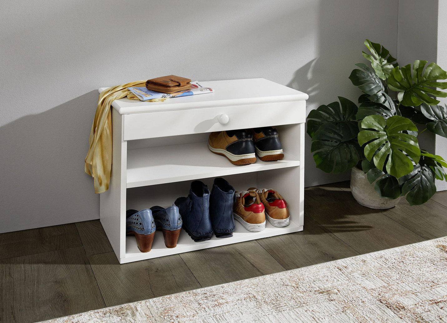 Schuhregal mit Schublade