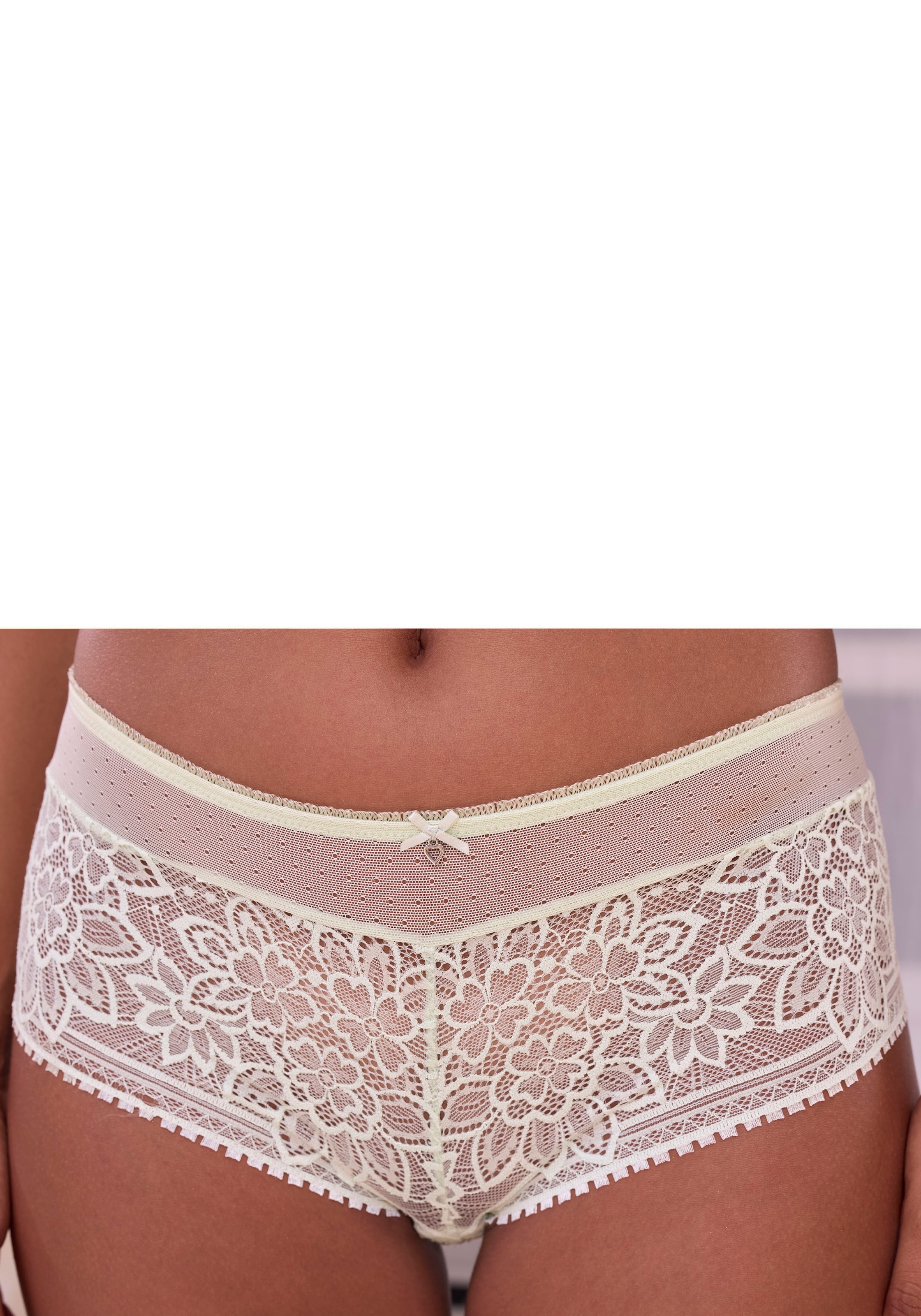 LASCANA Panty , aus blumiger Jacquardspitze mit hübschem Accessoire