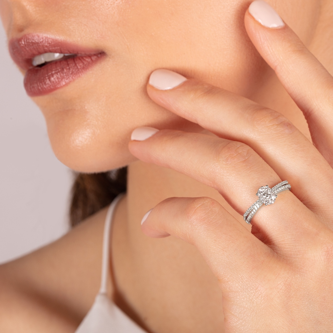 Verlobungsring 750/18 K Weissgold mit Diamanten 0.28 ct H/si