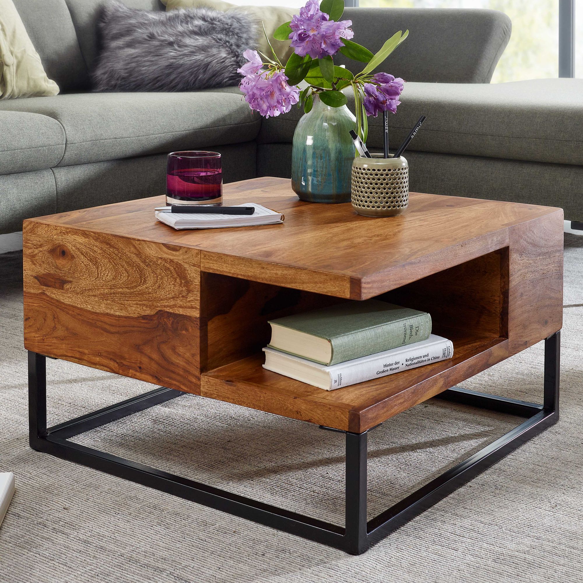 KADIMA DESIGN Sofatisch, Sheeshamholz, Staufach, 60x60x34,5 cm, Industrial-Design