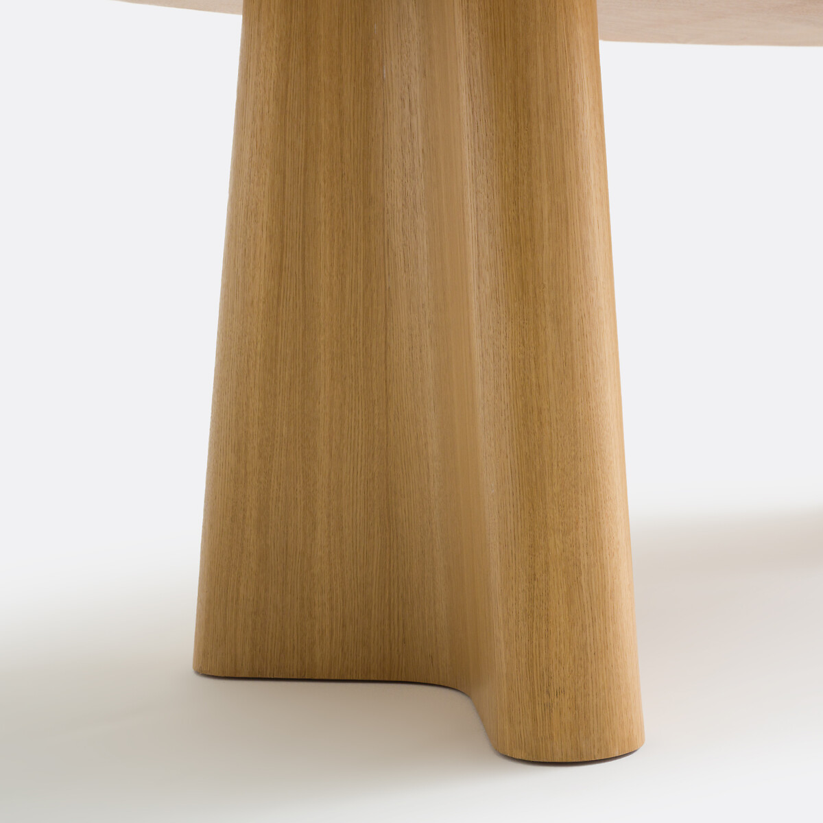 LA REDOUTE INTERIEURS<br>Mesa em folheado de carvalho, 6 a 8 talheres, William