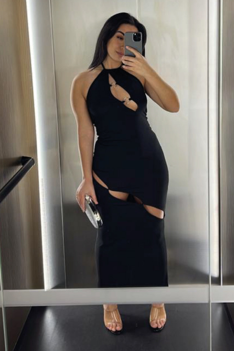 Robe longue noire ajourée à anneaux