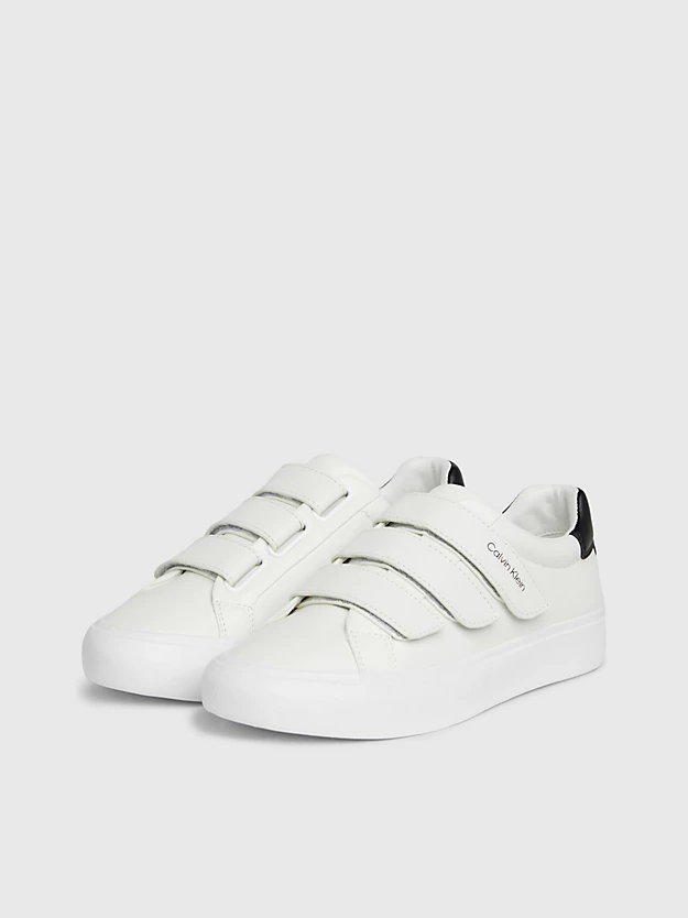 Tênis de couro com velcro
