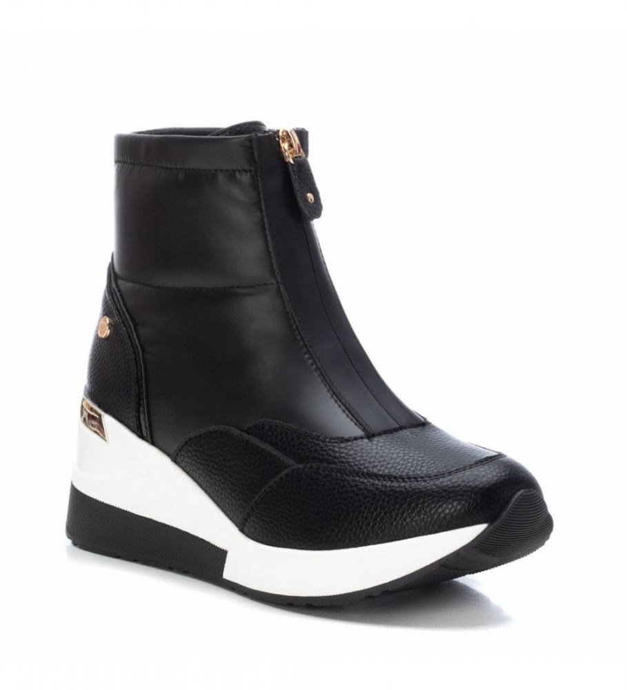 Botas esportivas Xti pretas com salto plataforma - Altura do salto: 6 cm -