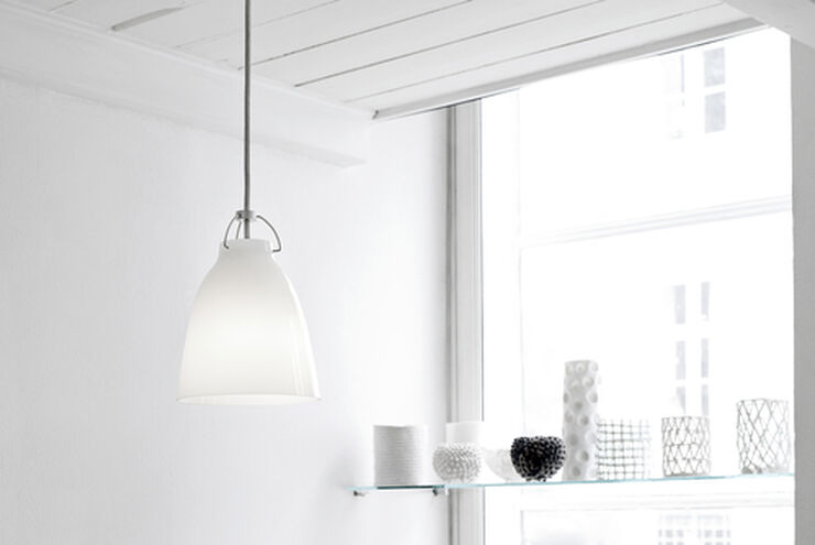 Fritz Hansen Caravaggio P1 Opal, glass