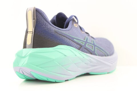 Asics NOVABLAST 4
