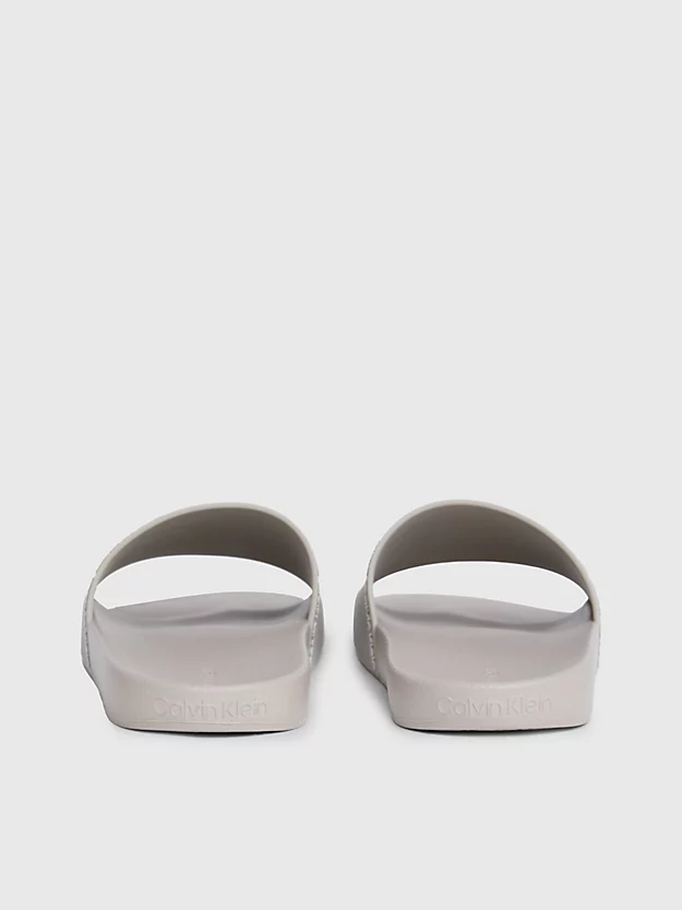Chinelo com logotipo