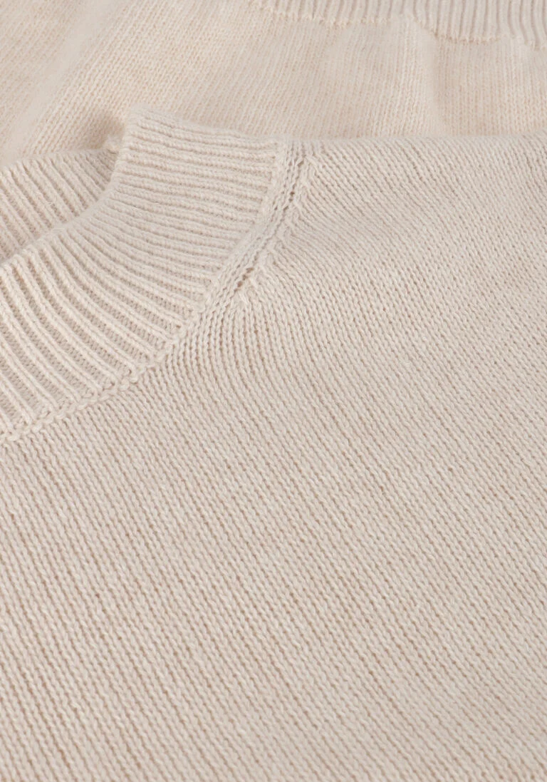 KNIT-TED zand knit-ted t-shirt fleur
