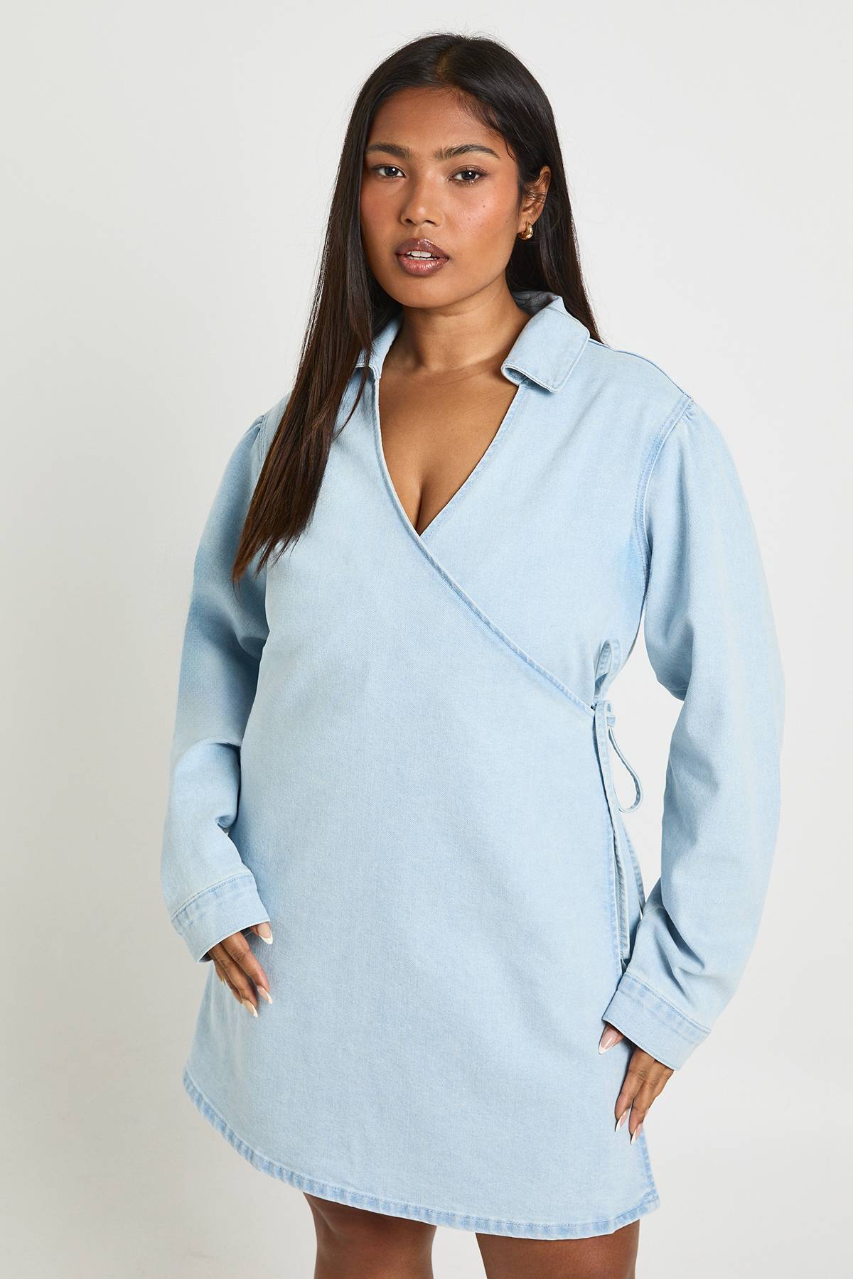 boohoo Robe Portefeuille en Denim Grande Taille