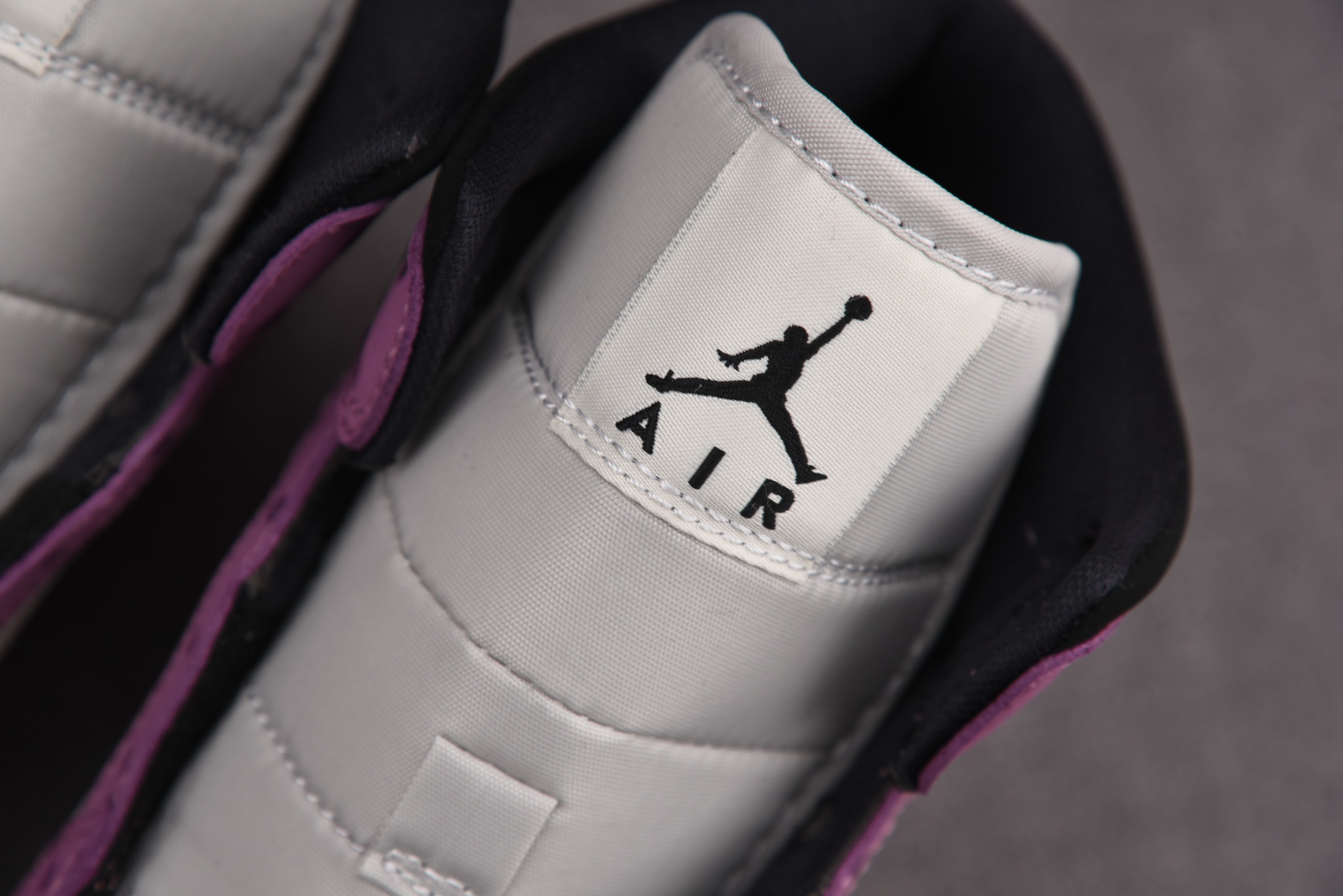 Jordan 1 Mid SE Light Mulberry (Women Size!!)