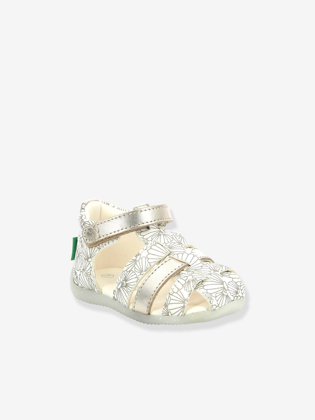 Sandálias de couro infantil KICKERS® Bigflo-2 Iconique Biboo, branco claro com estampa.